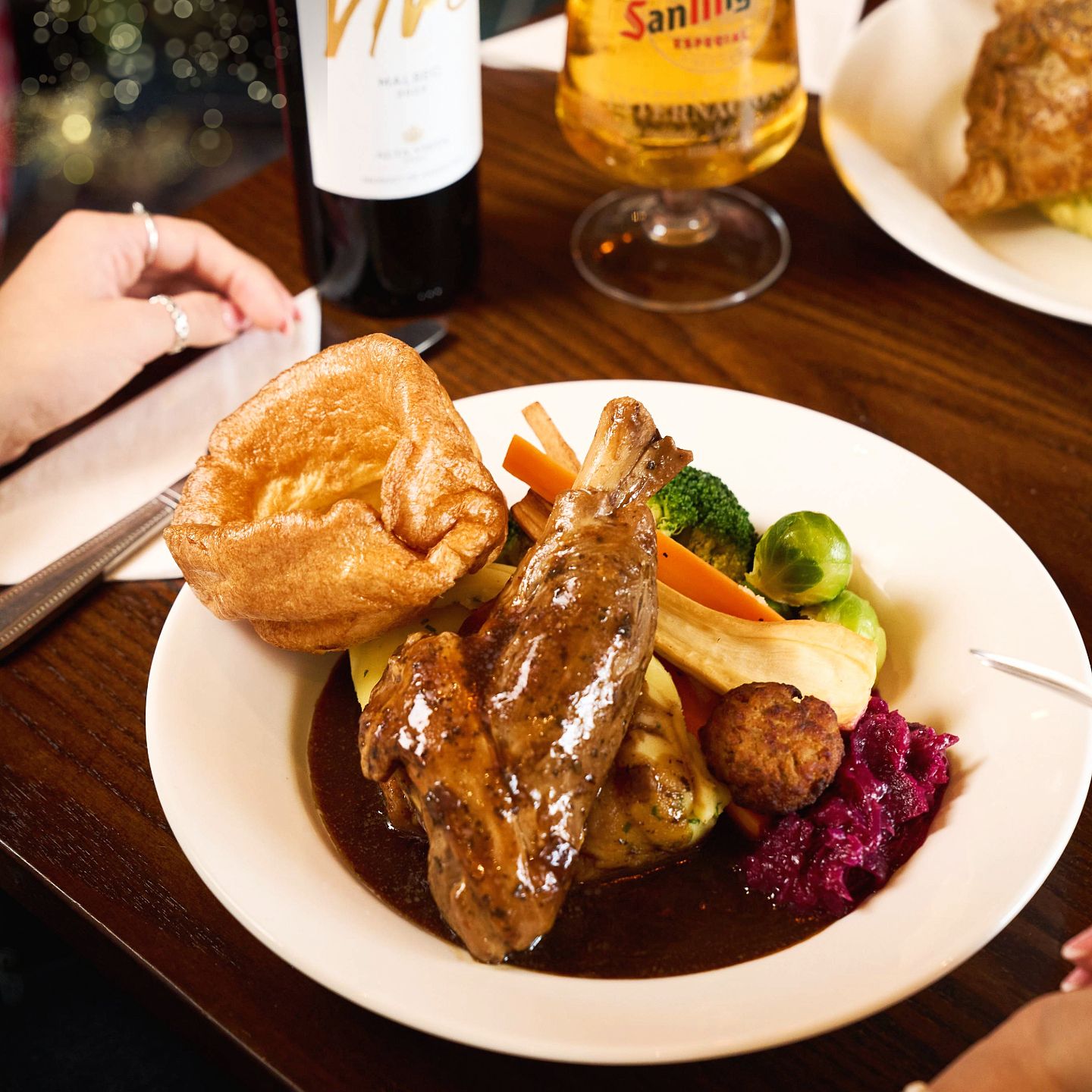 Christmas Day Lunch, Dinner & Dining at The Poverina Inn in Normanby